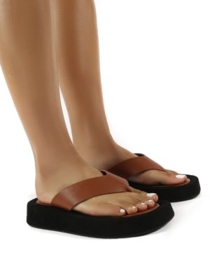 Voyage  Pu Thong Strap Chunky Sole Sandals